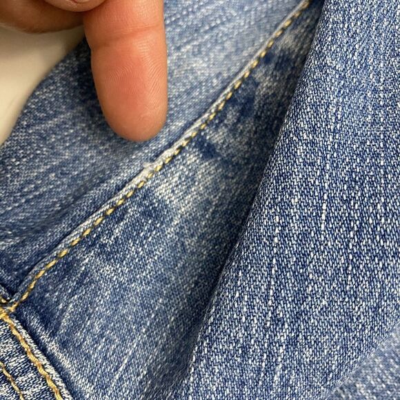 Levi's 550 Women's Classic Relaxed Boot Cut Mid Rise Medium Wash Size 6M - Picture 4 of 16